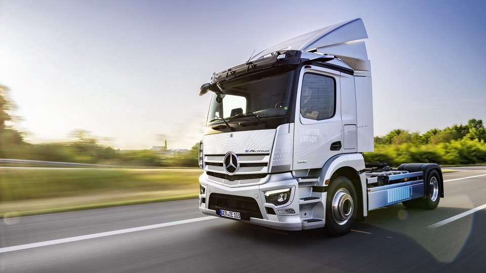 Mercedes-Benz eActros 300